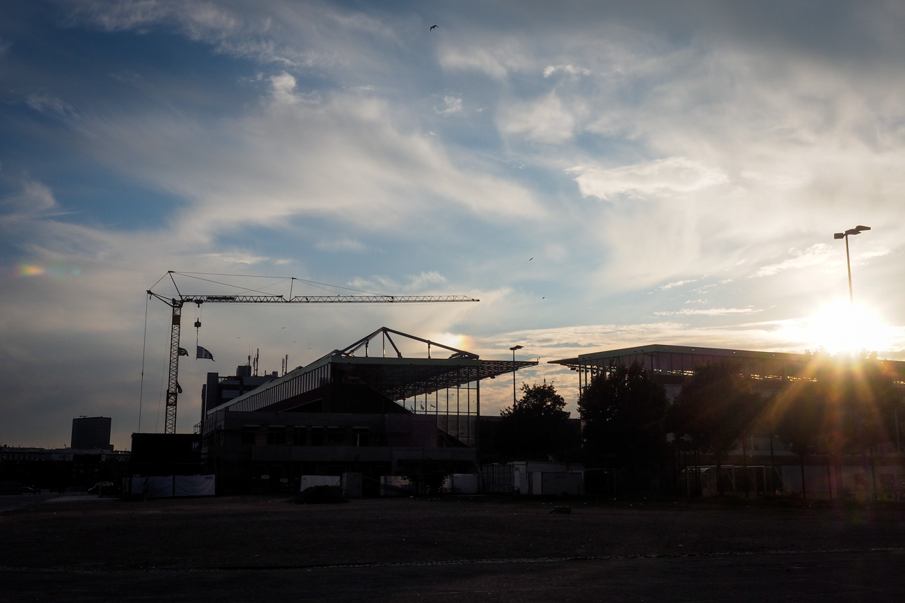 St. Pauli-Stadion im Sonnenuntergang